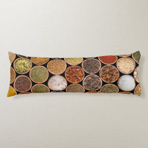 Various spices and food ingredients seitenschläferkissen