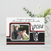 Varsity Band Saxophon Abschluss Foto Red Einladung (Stehend Vorderseite)