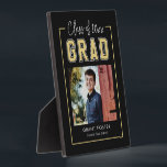 Varsity Pride EDITABLE FARBE Abschluss Plaque Fotoplatte<br><div class="desc">Tolle Erinnerung an diesen besonderen Meilenstein im Leben. Die Hintergrundfarbe kann online angepasst werden! Matching Artikel finden Sie auf unserer Website: www.berryberrysweet.com oder auf Anfrage.</div>