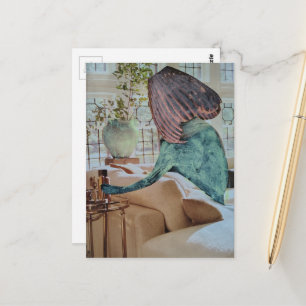 Vase auf ihrem Kopf Eine lustige Collage Postkarte