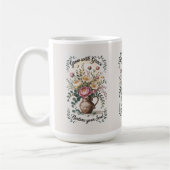 Vase mit Florals wachsen mit Grace Zitat Kaffeetasse (Links)