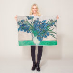 Vase mit Ire, Van Gogh Fleecedecke<br><div class="desc">Vincent Willem van Gogh (30. März 1853 - 29. Juli 1890) war ein niederländischer postimpressionistischer Maler, der zu den berühmtesten und einflussreichsten Persönlichkeiten in der Geschichte der Western-Kunst zählt. In etwas mehr als einem Jahrzehnt schuf er etwa 2100 Kunstwerke, darunter etwa 860 Ölgemälde, die größtenteils aus den Jahre seines Lebens....</div>