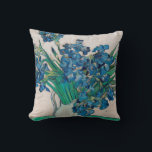 Vase mit Ire, Van Gogh Kissen<br><div class="desc">Vincent Willem van Gogh (30. März 1853 - 29. Juli 1890) war ein niederländischer postimpressionistischer Maler, der zu den berühmtesten und einflussreichsten Persönlichkeiten in der Geschichte der Western-Kunst zählt. In etwas mehr als einem Jahrzehnt schuf er etwa 2100 Kunstwerke, darunter etwa 860 Ölgemälde, die größtenteils aus den Jahre seines Lebens....</div>