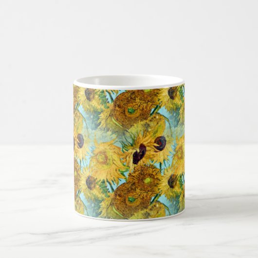 Vase mit zwölf Sonnenblumen durch Vincent van Gogh Kaffeetasse (Mittel)