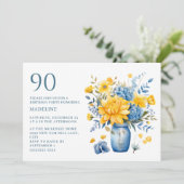 Vase Yellow Blue Blumen 90. Geburtstag Einladung (Stehend Vorderseite)