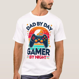 Vater bei Tag Gamer bei Nacht: Retro-Sunset-Contro T-Shirt