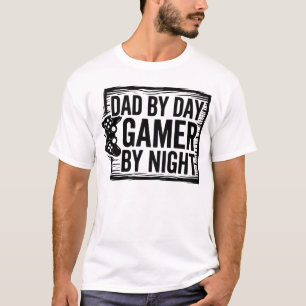 Vater bei Tag Gamer bei Nacht T-Shirt - Lustiges G