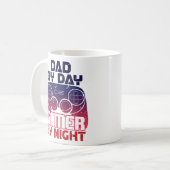 Vater by Day Gamer by Night Funny Video Gamer Vate Kaffeetasse (Vorderseite Links)