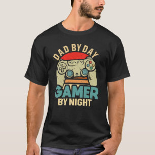 Vater by Day Gamer by Night Video Gamer Gaming T-Shirt