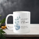 Vater der Groom Eukalyptus Greenery Wedding Kaffeetasse<br><div class="desc">Personalisierte Kaffee-Tasse für Sie, um mit dem Namen von jedem in Ihrer Hochzeitsfeier anpassen. Sie können auch die Namen der Braut und des Bräutigams und das Hochzeitstag hinzufügen. Dieses zarte Design hat einen Hauch von Eukalyptus-Blätter auf einem Aquarellspülmittel mit Aquarellgrün und Blätter in den Schattierungen von staubblauen Grau und Grün....</div>