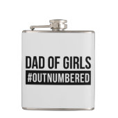 Vater der Mädchen #Outnumed Flachmann (Vorderseite)