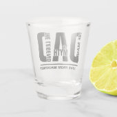 Vater Der Mann der Mythos der Legende Personalisie Schnapsglas (Rückseite)