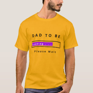 Vater, der T - Shirt wird, der einen eigenartigen,