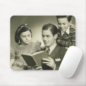 Vater, der zum Sohn liest Mousepad (Mit Mouse)