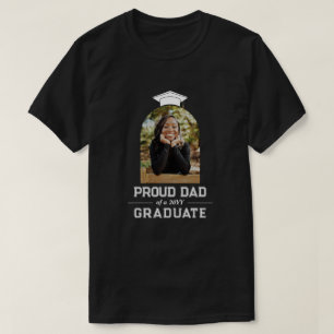 Vater des graduate Arch Shaped Fotos mit weißem Te T-Shirt