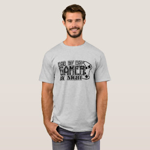 Vater durch TagesGamer durch Nachtt-shirt T-Shirt