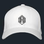 Vater Einfache moderne Typografie Bestickte Baseballkappe<br><div class="desc">Vater Simple Modern Typografy Custom Sticked Baseball Cap bietet die einfache moderne bestickte Text "Vater". Perfekt als Geschenk für Vater's Day,  Weihnachten,  Geburtstag und mehr. Erstellt von Evco Studio www.zazzle.com/store/evcostudio</div>