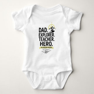 Vater Explorer Lehrer Held T-Shirt | Abenteuer Vat Baby Strampler