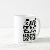 Vater für Tag Gamer für Nacht Kaffeetasse (VorderseiteRechts)