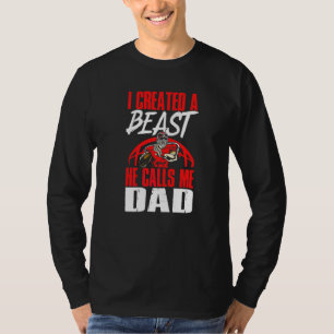 Väter Fußball Papa  Ich Habe Ein Biest Geschaffen  T-Shirt