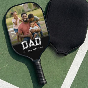 Vater hat Spaß etabliert Fette Foto Pickleball Schläger