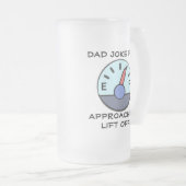 "Vater Joke Fuel" individuell anpassbar Mattglas Bierglas (VorderseiteRechts)