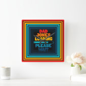 Vater Joke Loading Bitte warten Sie ein schönes Te Quadratische Wanduhr (Zuhause)