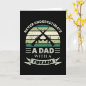 Vater mit einem Feuerwaffenfeuer Funny Gift Vather Karte (Gelbe Blume)