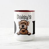 Vater mit weichem Wheaten Terrier Peeking Zweifarbige Tasse (Mittel)