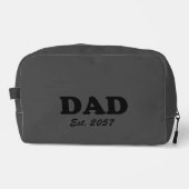 Vater Moderne Typografie Custom est Dattel grau sc Waschbeutel (Vorderseite)