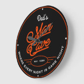 Vater oder jede Namenshöhle Retro Orange Red Black Große Wanduhr (Winkel)