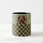 Vater-Sage Olive Checked Dackel Custom Zweifarbige Tasse (Mittel)