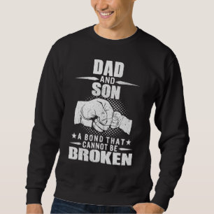 Vater und Sohn unzerbrechliche Anleihe Fist Bump D Sweatshirt