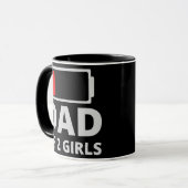 Vater von zwei Mädchen Funny Vathers Day oder Gebu Tasse (Vorderseite Links)