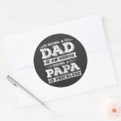 Vater zu sein ist eine Ehre Papa zu sein ist unbez Runder Aufkleber (Umschlag)