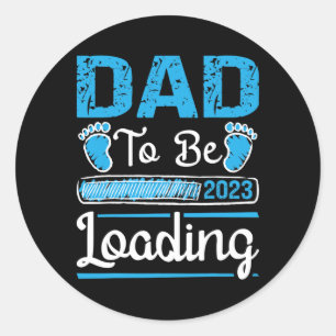 Vaters Tag Papa wird 2023 Baby Boy wird geladen Runder Aufkleber