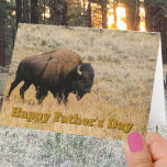 Vatertag Bison in Prairie Grass Fotovorlage Karte<br><div class="desc">Auf der Kartenabdeckung befindet sich ein Foto eines auf einer trockenen Prärie stehenden Bisons. Personalisieren Sie den Vorlagentext auf der Abdeckung und im Inneren,  entfernen Sie den Text und/oder passen Sie ihn an,  um die gewünschte Farbe,  Größe und Stil des Schriftartes auszuwählen.</div>