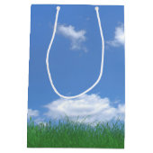 Vatertag-Golfball im Gras Mittlere Geschenktüte (Rückseite)