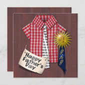 Vatertag Rotes Shirt mit Stalluntergrund Einladung (Vorne/Hinten)