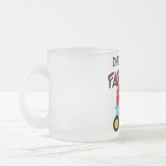 Vati ist ein Bauers-T-Shirts und Geschenke Mattglastasse (Links)