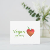 Vegan mit meinem ganzen Herzen (rotes Apfelherz) Postkarte (Stehend Vorderseite)