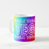 Vegane Regenbogen-Hintergrund-Tasse Kaffeetasse (Vorderseite Links)