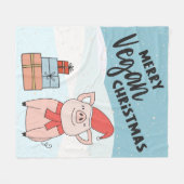 Vegane Weihnachten mit Cartoon-Ferkel und Geschenk Fleecedecke (Vorderseite (Horizontal))