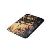 Vegetation bei Sonnenuntergang Badematte (Schrägansicht)