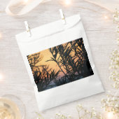 Vegetation bei Sonnenuntergang Geschenktütchen (Ausgeschnitten)