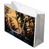 Vegetation bei Sonnenuntergang Große Geschenktüte (Vorderseite Schrägansicht)