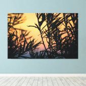 Vegetation bei Sonnenuntergang Leinwanddruck (Insitu (Holzboden))