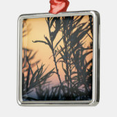 Vegetation bei Sonnenuntergang Ornament Aus Metall (Links)
