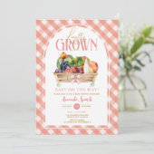 Veggies Locale Grown Baby Shower Gingham Einladung (Stehend Vorderseite)