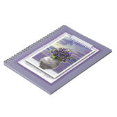 Veilchen in einem Mondglas Notizblock (Linke Seite)